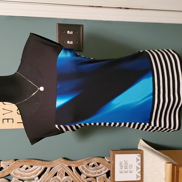 Calvin Klein Sleeveless Stripped/Abstract Blouse -Small - Picture 2 of 8